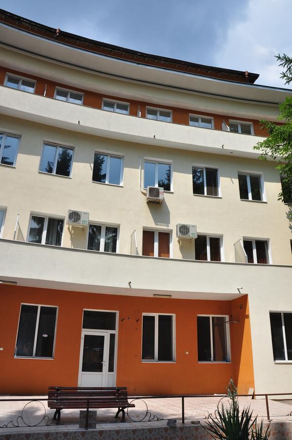 Семеен Хотел Пауталия Kjustendil Exteriér fotografie